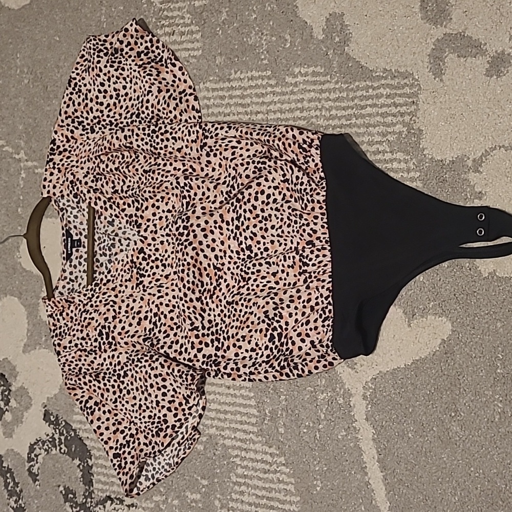 Express bodysuit blouse pink leopard print XS flutter sleeve